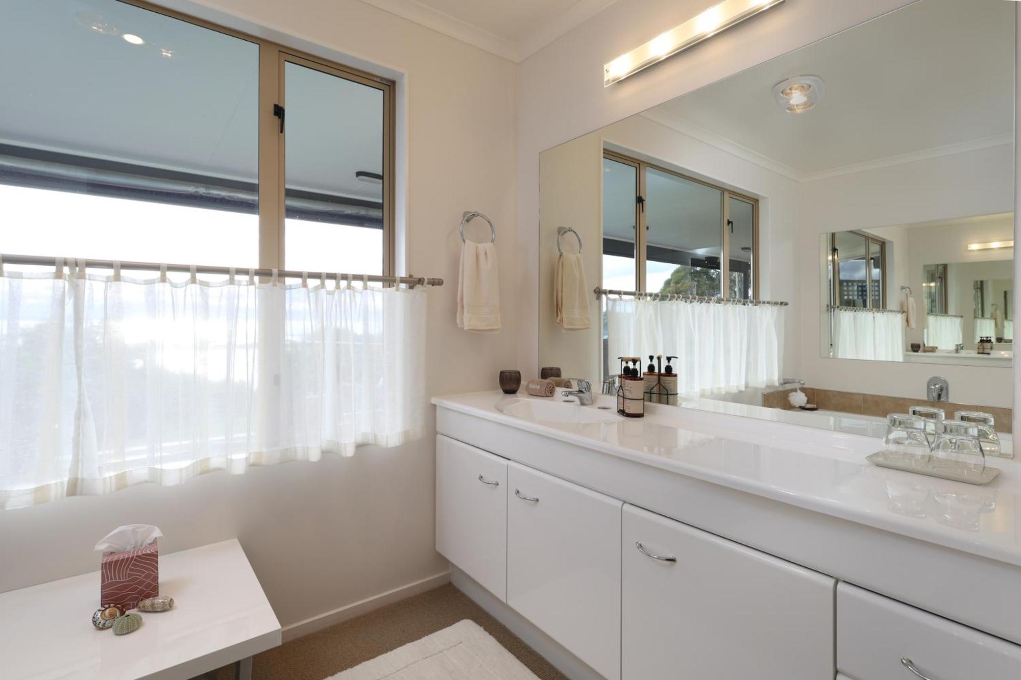 Twin Peaks Luxury Sea View Villa เนลสัน ภายนอก รูปภาพ